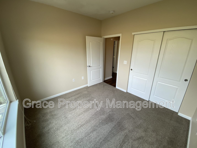 Building Photo - 4645 Hahns Peak Dr