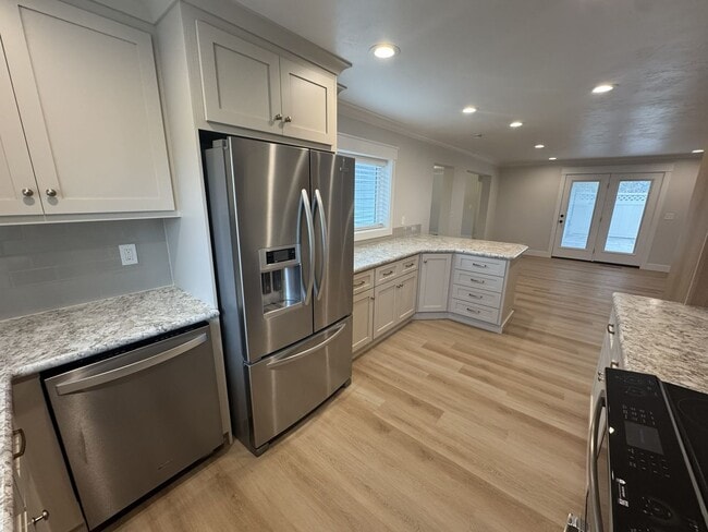 Building Photo - Completely Remodeled 4 Bed, 2 Bath Country Home – 1.5 Acres – Horse & Livestock Friendly!