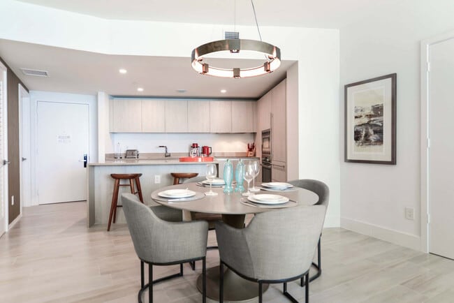 Building Photo - 4111 S Ocean Dr