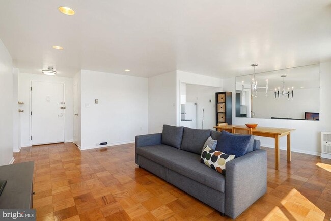 Building Photo - 10201 Grosvenor Pl