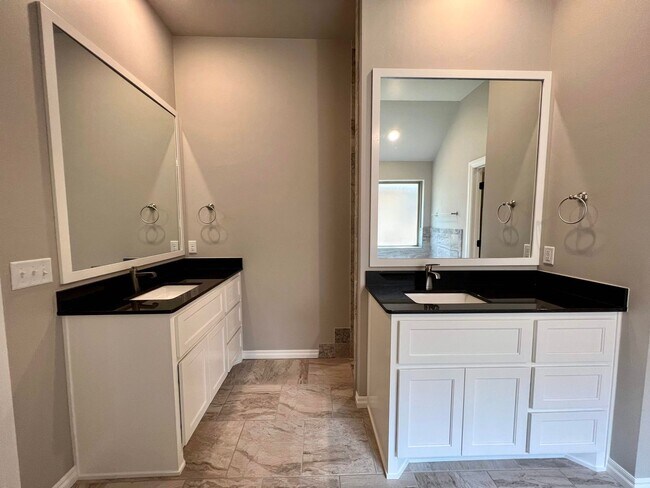 Building Photo - Very Nice 4 Bedroom, 3 Bathroom 3 Car Garage Home with Storm Shelter