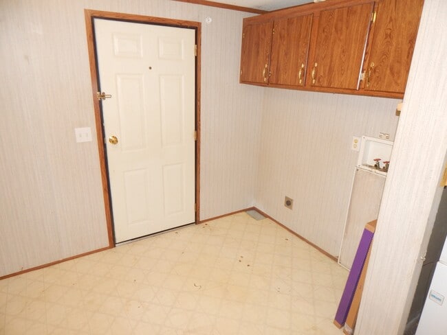Building Photo - Spacious 3 Bedroom, 2 Bath Double-Wide Mobile Home