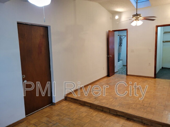 Building Photo - 2916 Rainbow Rd