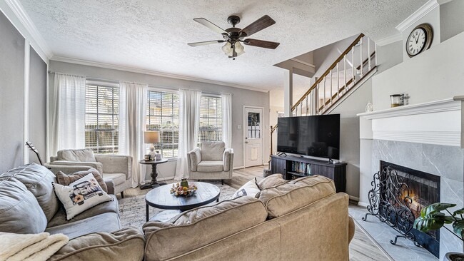 Building Photo - 16215 Cairngorm Ave