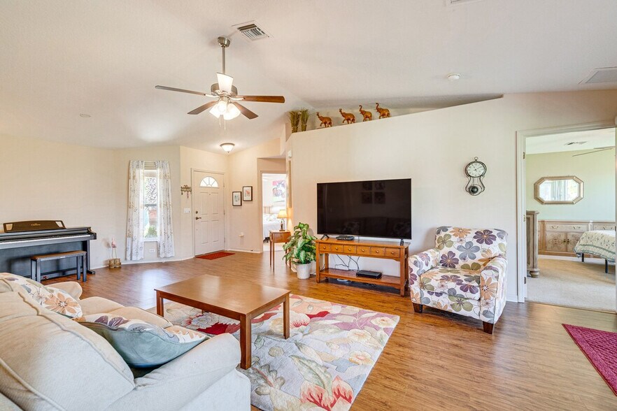 Building Photo - 15870 SW 16th Avenue Rd