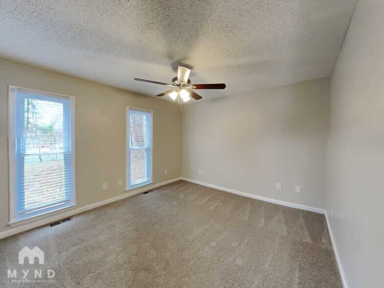 Building Photo - 400 Miller Rd