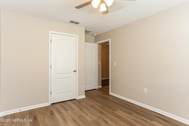 Building Photo - 2438 Sea Palm Ave