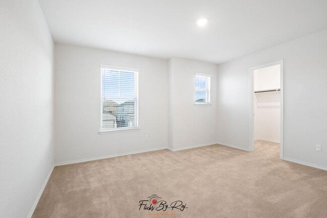 Building Photo - 279 Zuma Dr