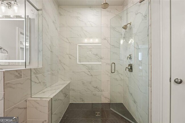 Building Photo - 2145 Burnside Dr NW