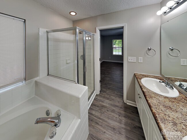Building Photo - 9929 Elsenham Ln