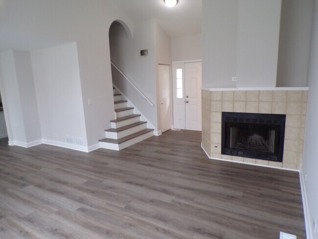 Building Photo - 13 Redbud Ct