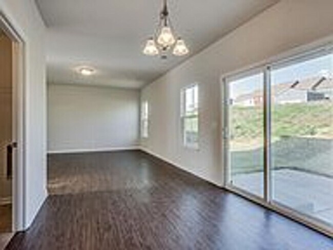 Building Photo - 1 MONTH FREE! PET FRIENDLY 4BR w/ Large Fenced Yard – Williamson Co Schools