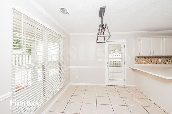 Building Photo - 217 Brookhollow Dr