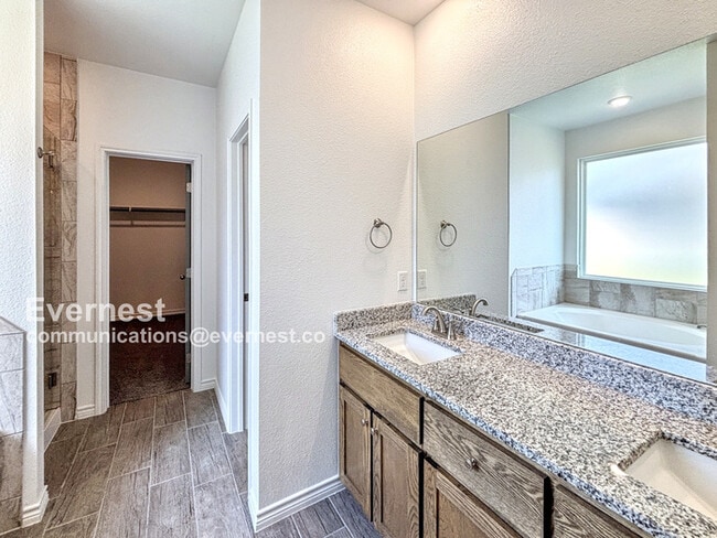 Building Photo - 857 Freedom Cir