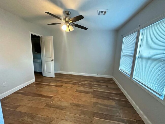 Building Photo - 1628 NE 12th St