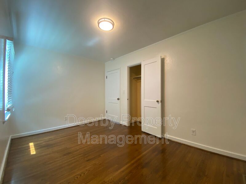 Building Photo - 4833 Appian Way