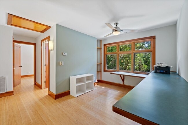 Building Photo - 817 Oasis Dr