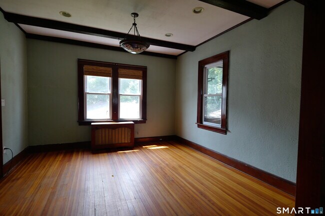 Building Photo - 58 Davis St