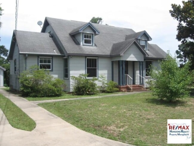 Primary Photo - Beautiful Remodeled Home!