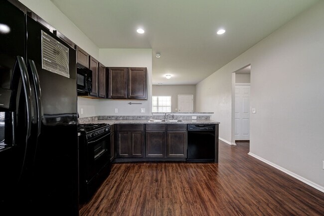 Building Photo - Gorgeous 3 Bed 2 Bath in Moore/SE OKC