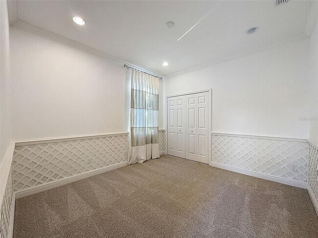 Building Photo - 10701 Laurel Vista Way