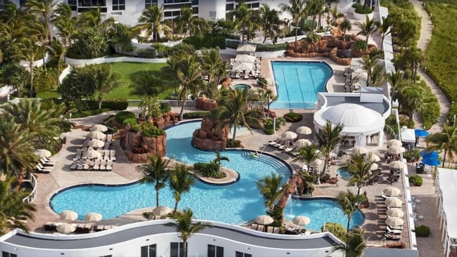 Building Photo - 18001 Collins Ave