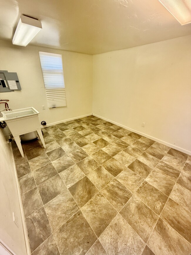 Building Photo - 10819 Conifer Ln