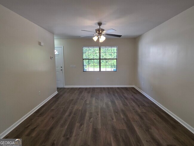 Building Photo - 113 Towne Pk E Dr