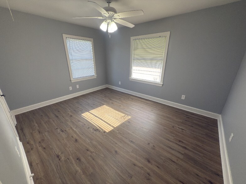 Building Photo - 1000 S 12th St