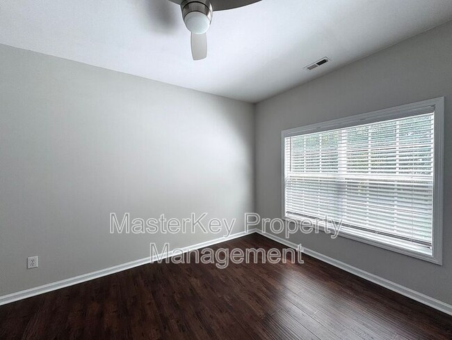 Building Photo - 204 Straywhite Ave