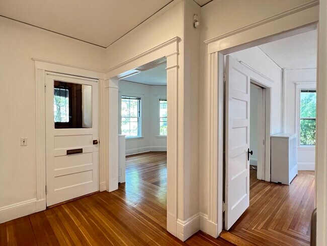 Building Photo - 71 Fayerweather St