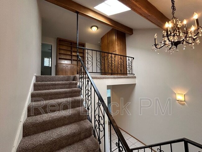 Building Photo - 3355 San Fernando Ct