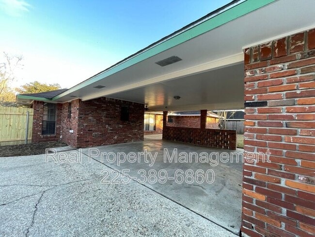 Building Photo - 6428 Chippendale Dr