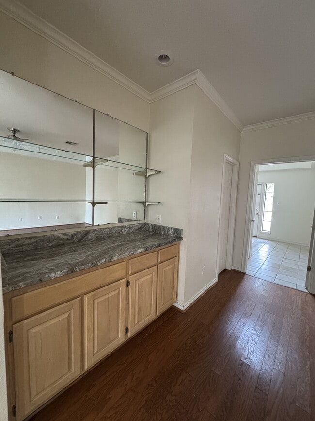 Building Photo - 7033 Bevington Dr