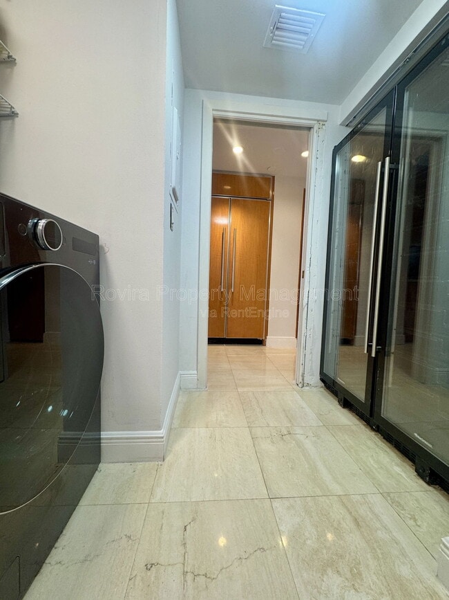 Building Photo - 19667 Turnberry Way