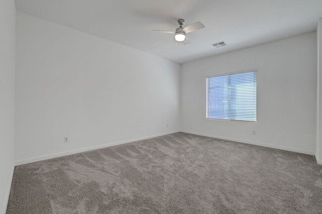 Building Photo - Stunning 3 Bedroom Condo in Summerlin!