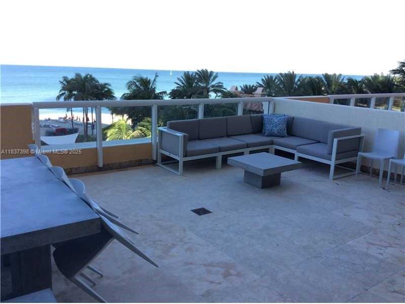 Building Photo - 17875 Collins Ave