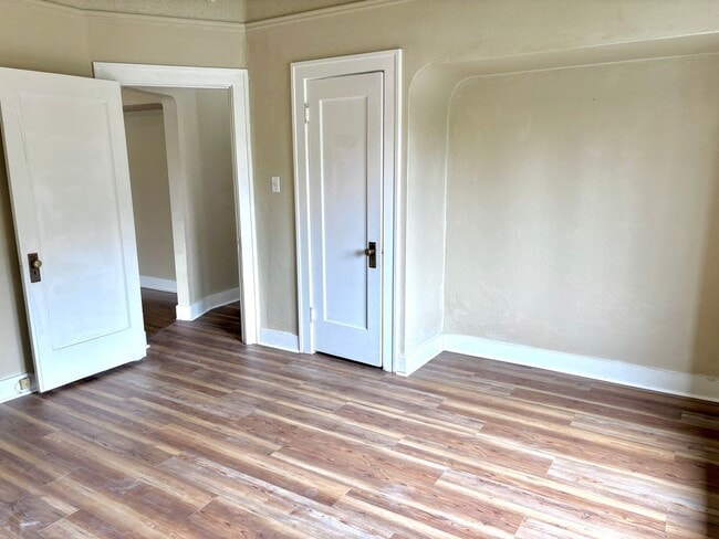 Building Photo - Historic Milwaukie 3 bedroom bungalow with...