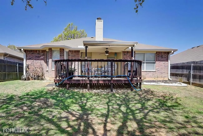 Building Photo - 1303 Hidden Oaks Dr