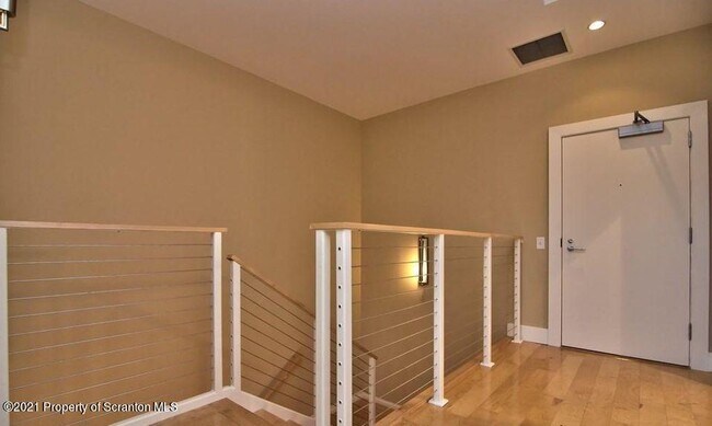 Building Photo - 509 Bogart Pl