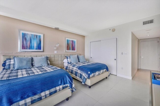 Building Photo - 19955 NE 38th Ct