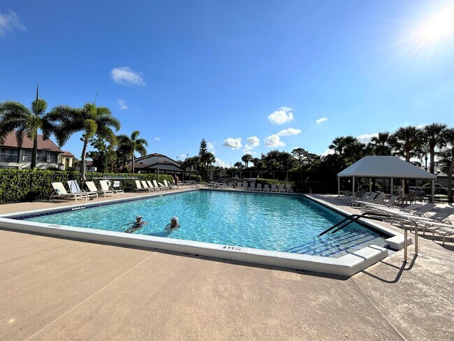 Building Photo - 3101 Lucerne Park Dr