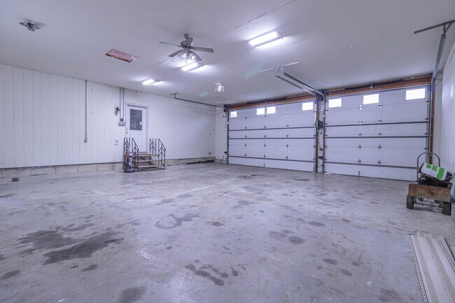 Building Photo - 7700 N Ballew Rd