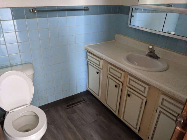 Building Photo - 1 1st St SE