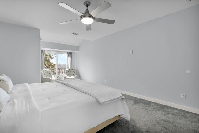 Building Photo - "Coastal Comfort Awaits: Spacious 3-Bed, 3-Bath Furnished Retreat in Moss Creek on the Marsh!"