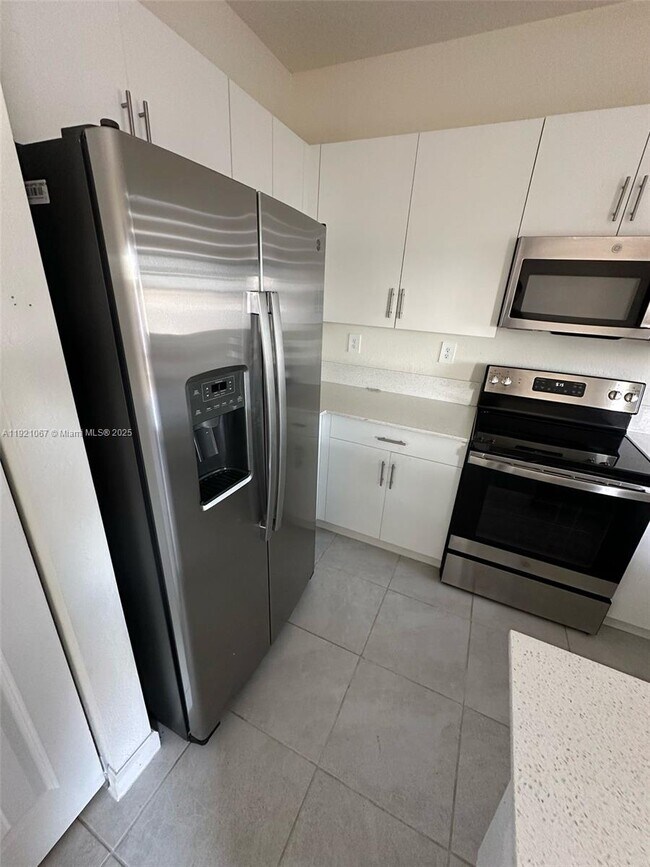 Building Photo - 3302 W 114th Terrace