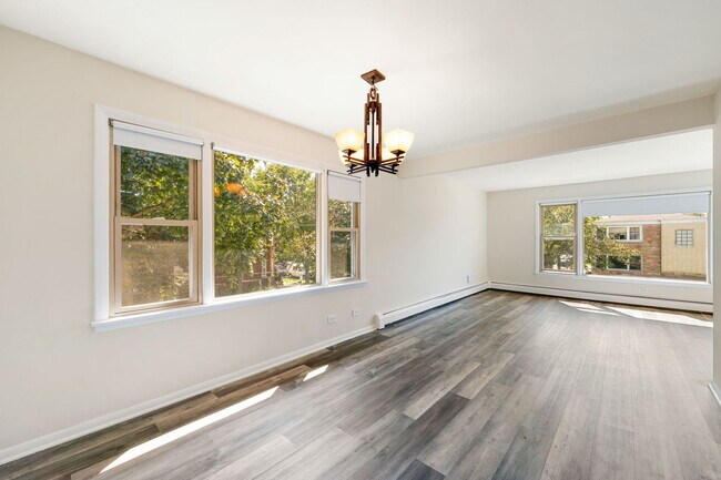 Building Photo - 5400 W Dakin St