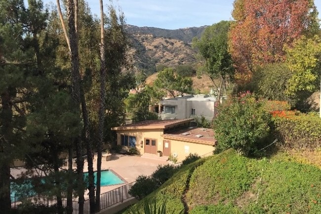 Primary Photo - 1935 Alpha Rd