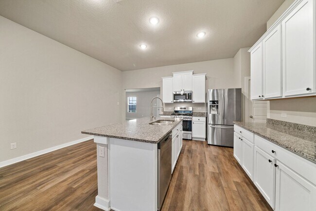 Building Photo - 3 Bedroom/2 Bath Escalera Subdivision