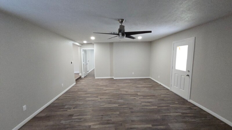 Building Photo - 2948 Elm Rd